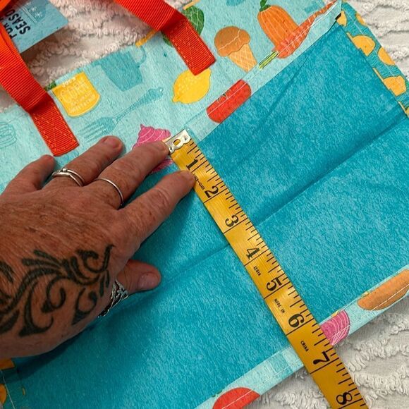 Trader Joe’s Plastic Reusable Small Shopping Tote Bag Squash Kitchen Cupcakes - Picture 5 of 12